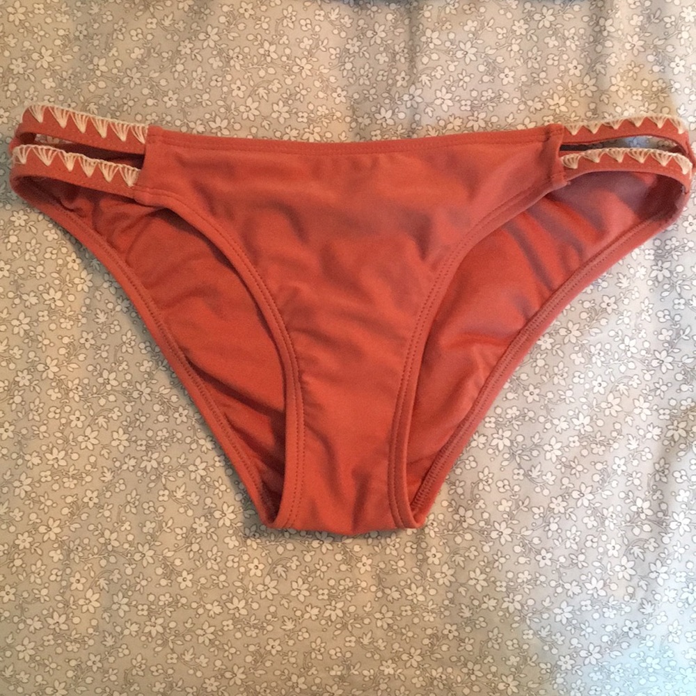 Bikini set!! - Picture 2 of 5